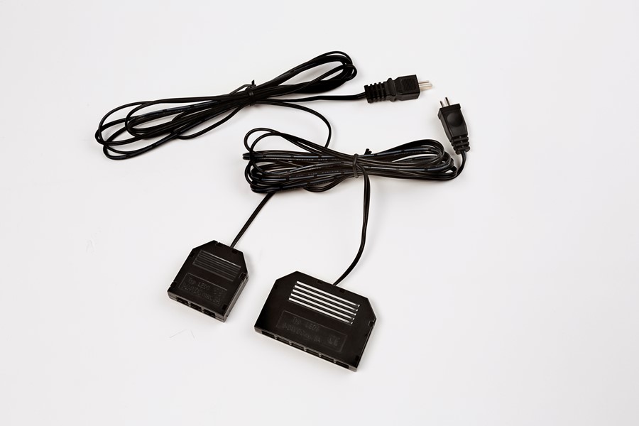 transformers---drivers---plugs-3--and-6-way-connection-box-led-12v-dc